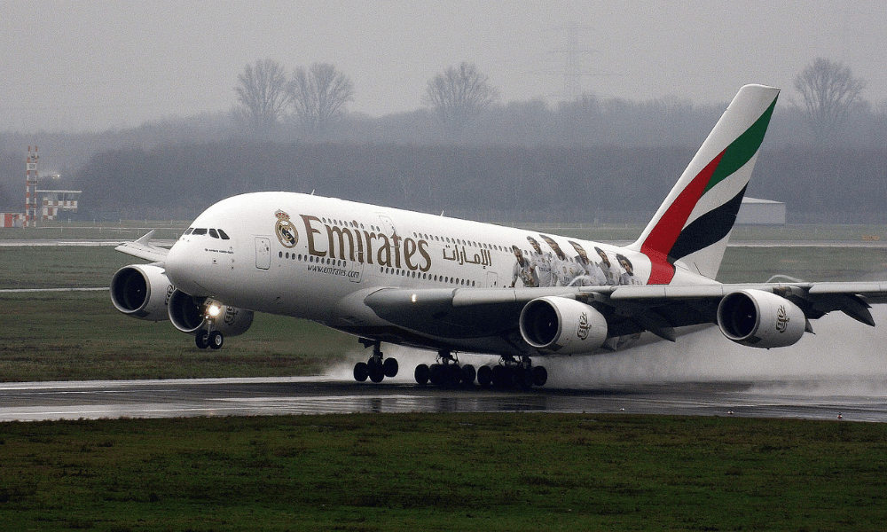Emirates stops accepting passengers on Dubai